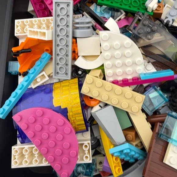 Lego Bulk Lot 2lb Mixed Multicolor Bricks Plates Wheels Specialty Pieces - Picture 2 of 5